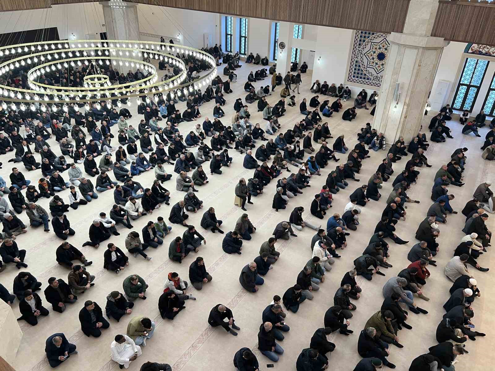 karsta bayram namazinda camiler doldu tasti 7 8jzlunte