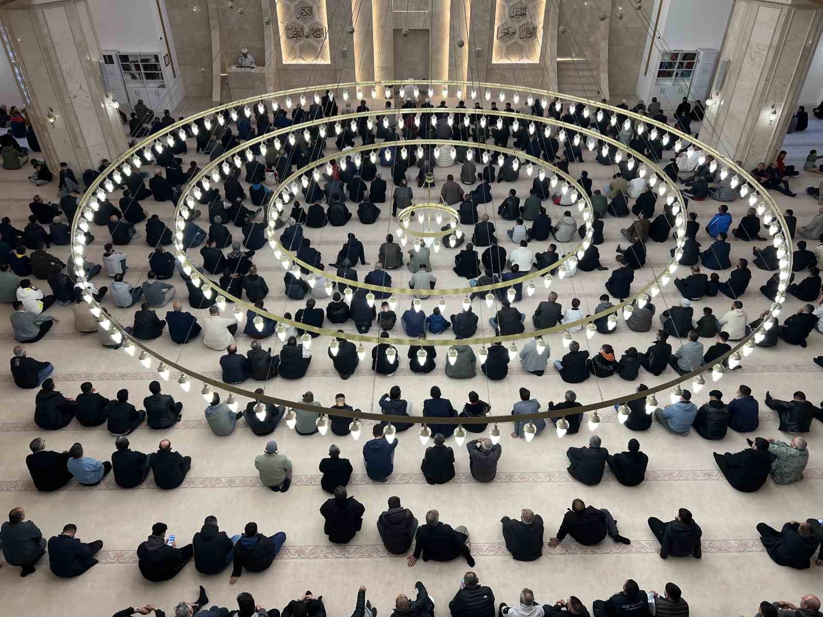 karsta bayram namazinda camiler doldu tasti 9 23mNGGwr