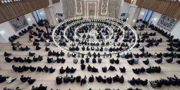 karsta-bayram-namazinda-camiler-doldu-tasti-skMK8pgY.jpg