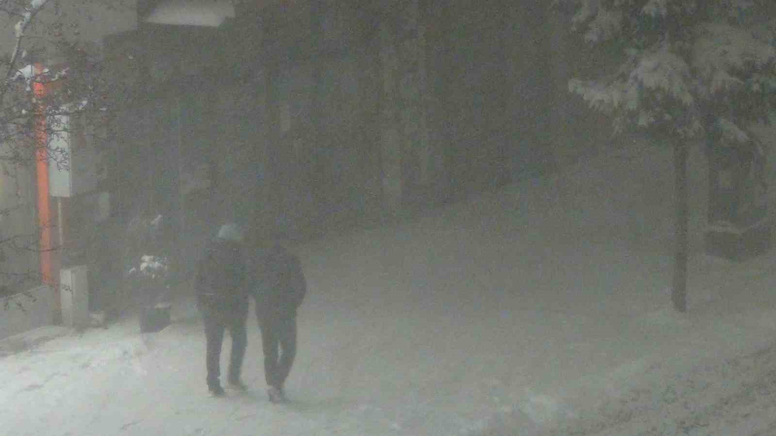 karsta beyaz esaret tipiden goz gozu gormuyor 2 rK7ttNpK