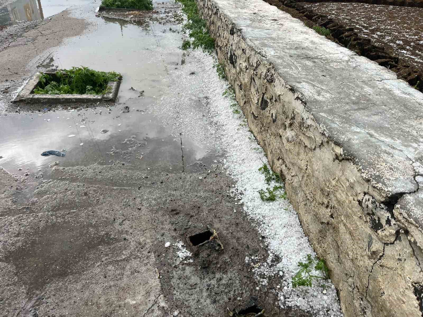 karsta dolu kabusu araclar hasar gordu ciftci umudunu kaybetti 2 YyENiRVE