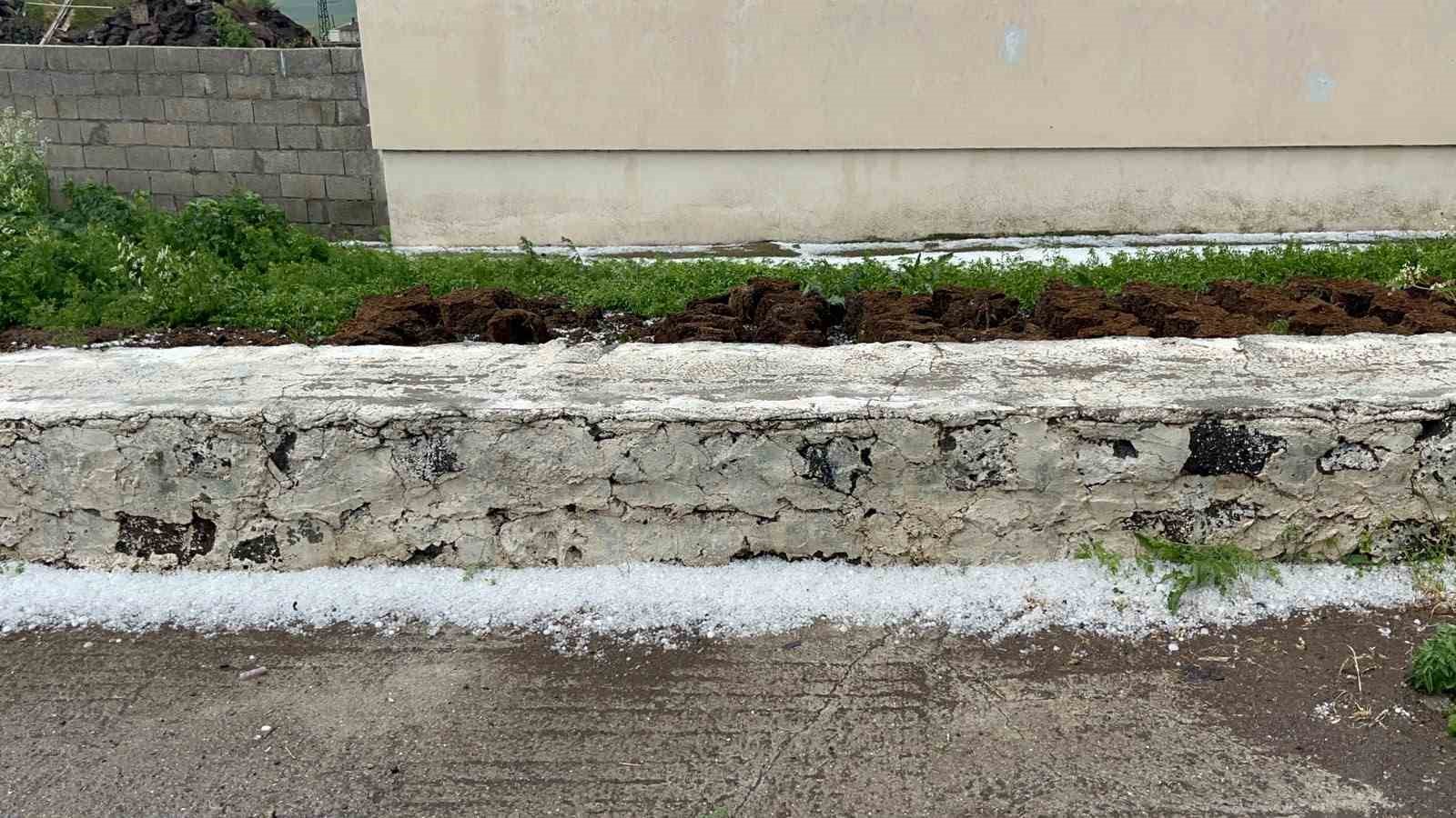 karsta dolu kabusu araclar hasar gordu ciftci umudunu kaybetti 3 V3L2Fag1