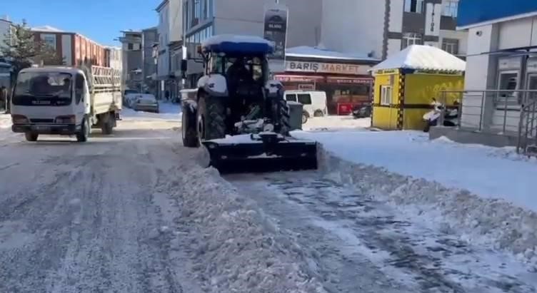 karsta esnaf karla mucadeleye satis yaptigi traktorlerle destek verdi 2 4OHgt6jR