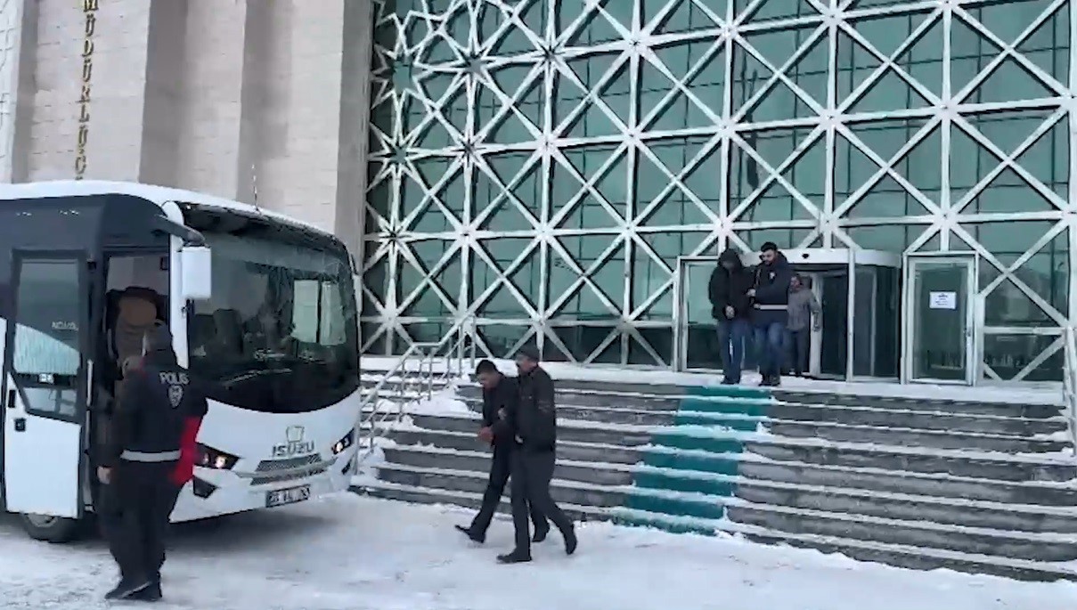 Kars’ta fuhuş operasyonu: 20 gözaltı, fuhuşa sürüklenen 21 kadın kurtarıldı 4 karsta fuhus operasyonu 20 gozalti fuhusa suruklenen 21 kadin kurtarildi 0 UKkp7zFO