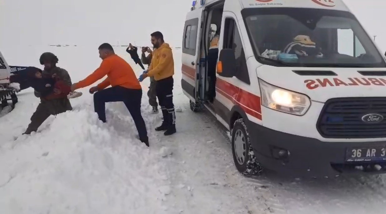 karsta kar esareti hasta cocuklar icin mehmetcik ve ekipler seferber oldu 0 a2w8LiJy