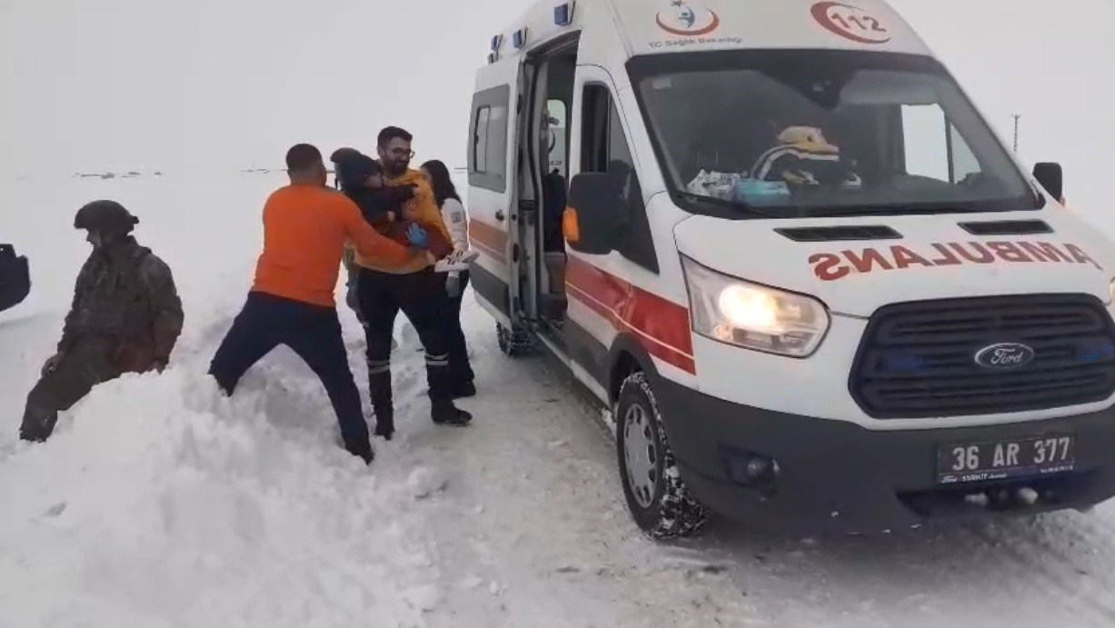 karsta kar esareti hasta cocuklar icin mehmetcik ve ekipler seferber oldu 1 5QfHQzch