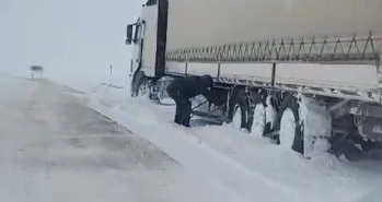 karsta-kar-kazalari-beraberinde-getirdi-QVkq5teQ.jpg