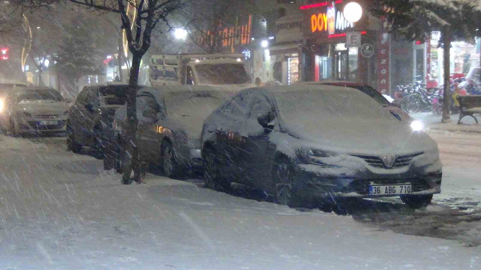 karsta kar ve tipiden goz gozu gormuyor 2 5ttdAXwj