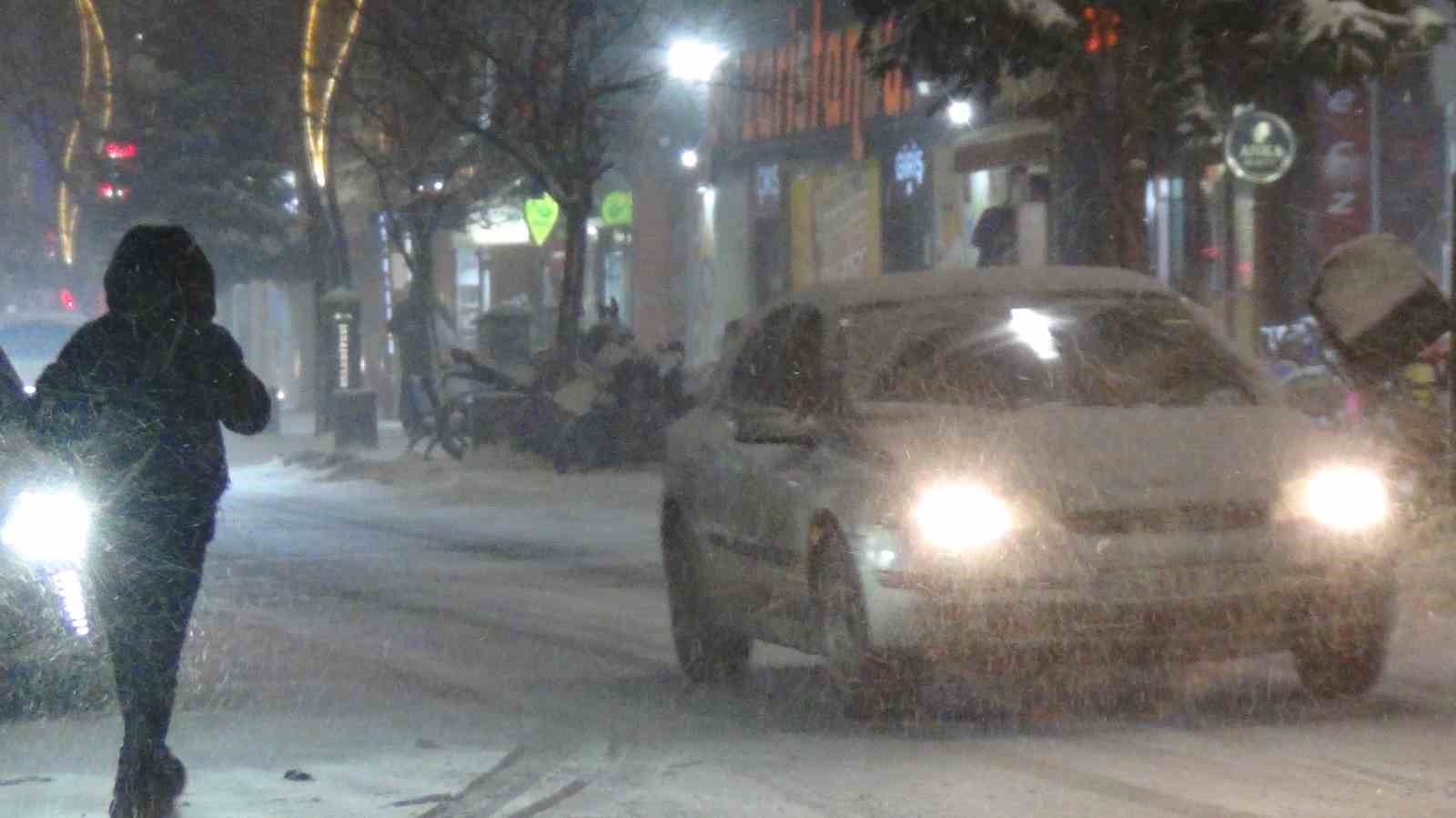 karsta kar ve tipiden goz gozu gormuyor 4 zkQ5F2G4