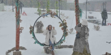 karsta-kar-yagisi-eglenceye-donustu-JH372nZY.jpg