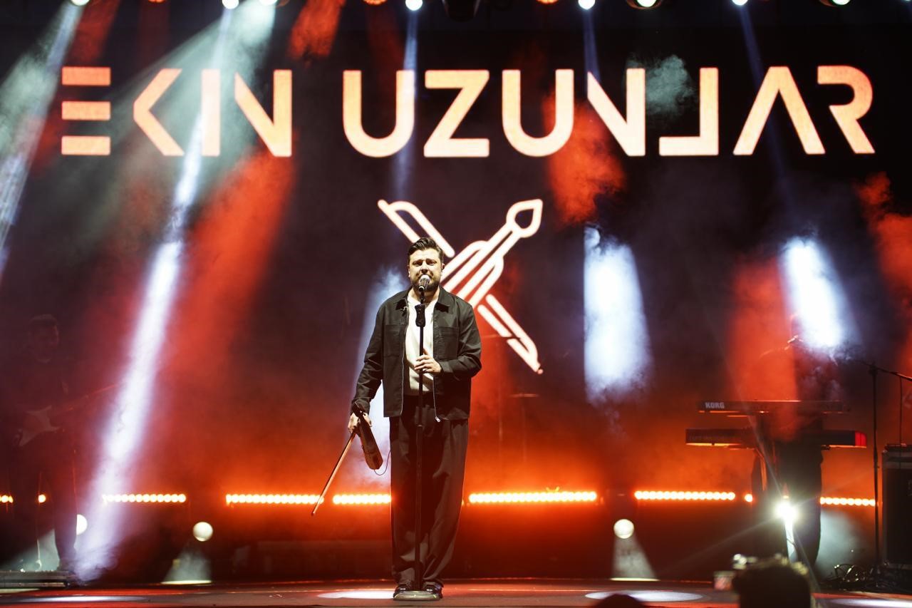 karsta karadenizli sanatci ekin uzunlar ruzgari esti 3 HQAMU7iD