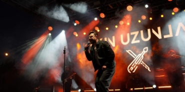 karsta-karadenizli-sanatci-ekin-uzunlar-ruzgari-esti-xFLQOeXy.jpg