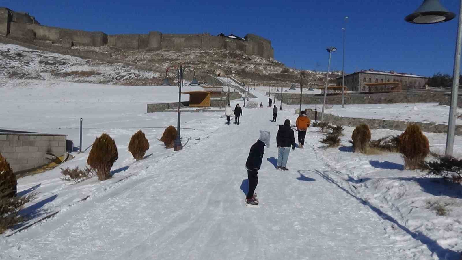 karsta kizagini kapan kale yokusuna kostu 5 rLX9ABaz