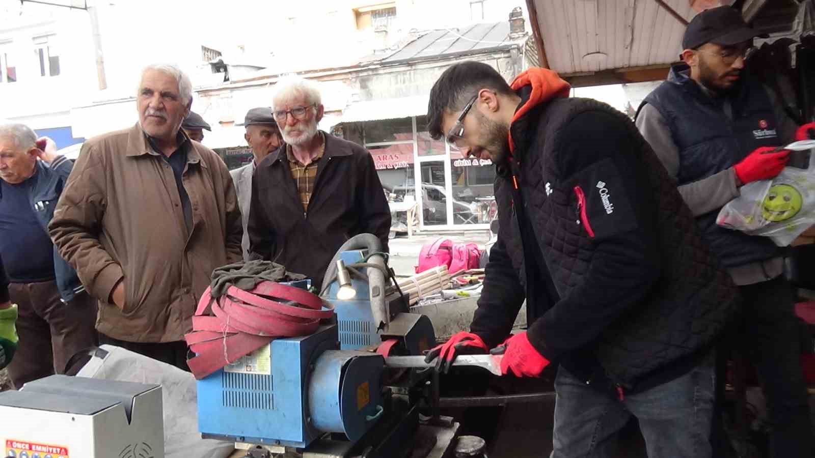 karsta kurban bayrami oncesi bicakcilarda yogun mesai bicaklar kurbanlar icin bileniyor 2 avh3kUB8