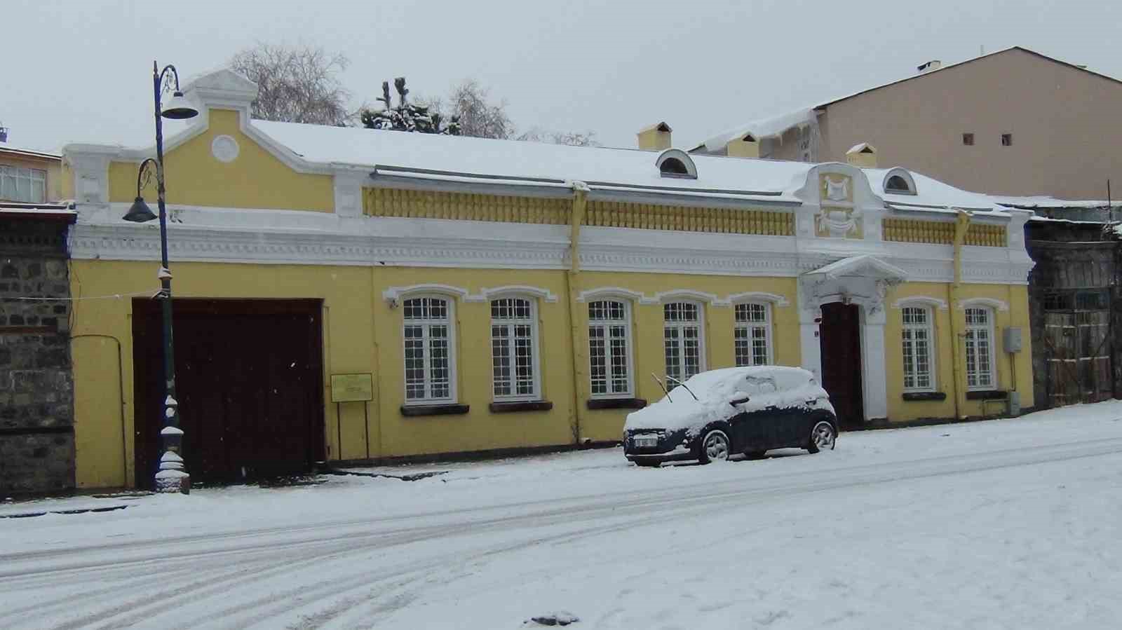 karsta mart ayinda yagan kar kenti yeniden beyaza burudu 7