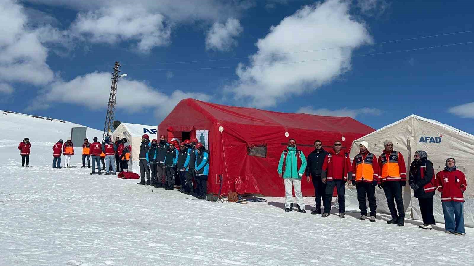 karsta nefes kesen cig tatbikati ekipler zamanla yaristi 3 MzQETPN7