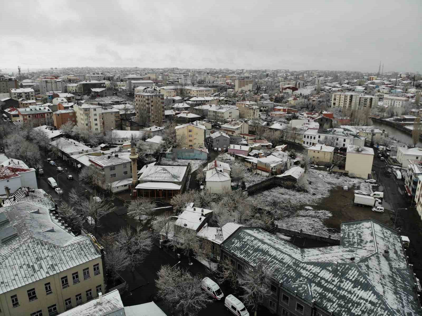 karsta nisan ayinda agaclar kiragi tuttu 1 K7uy9elQ
