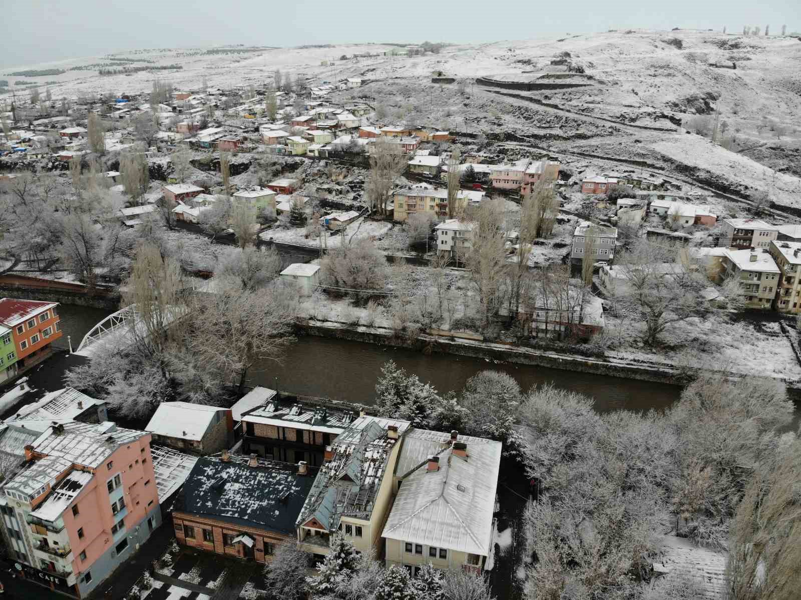 karsta nisan ayinda agaclar kiragi tuttu 2 sEb99syP