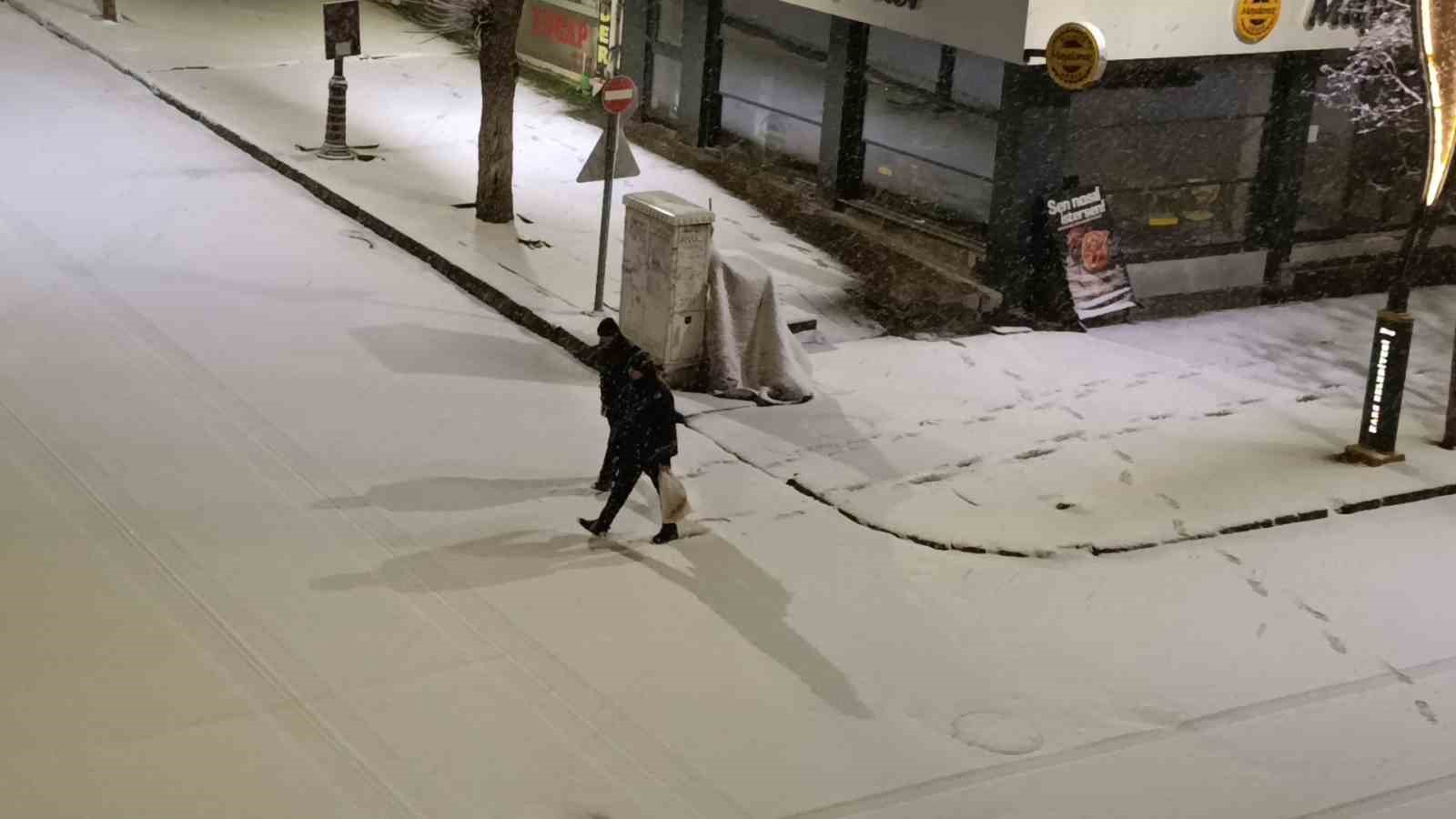 karsta nisan surprizi sehir merkezi 5 dakikada beyaza burundu 0 S7KfMmHZ