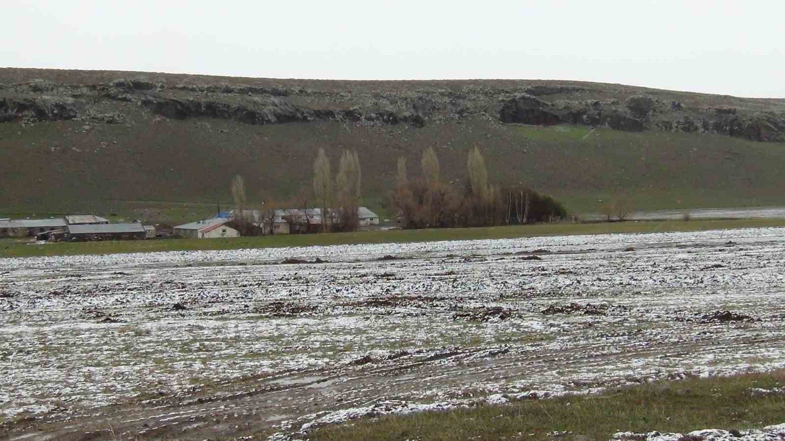 karsta saricam ormanlari beyaza burundu tarim arazileri kar altinda 11 ysFuiU75