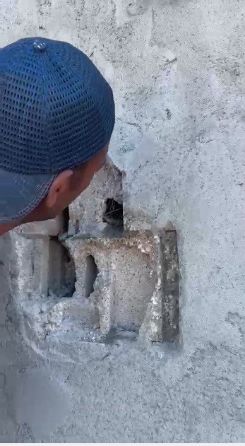 Kars’ta sıva altından gelen ses hayat kurtardı: Usta duvarı kırıp kuş yavrularını kurtardı 4 karsta siva altindan gelen ses hayat kurtardi usta duvari kirip kus yavrularini kurtardi 0