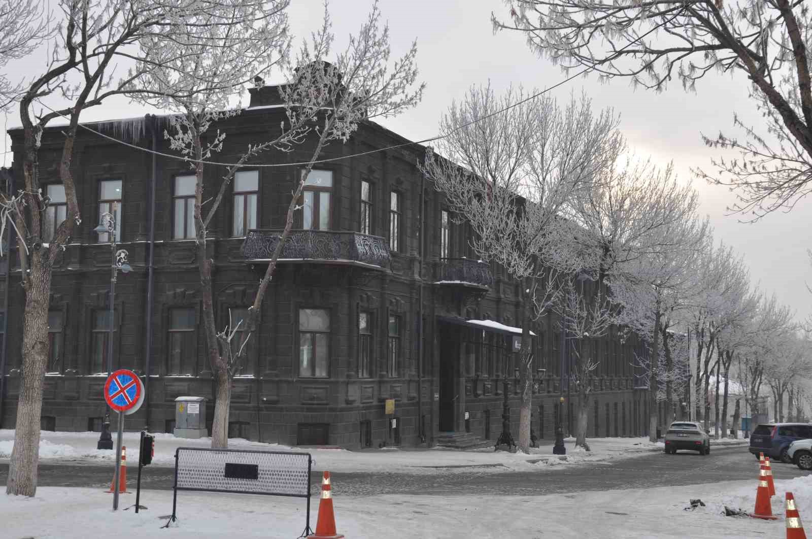 karsta soguktan agaclar kiragi tuttu 7 sHIcp9Y5