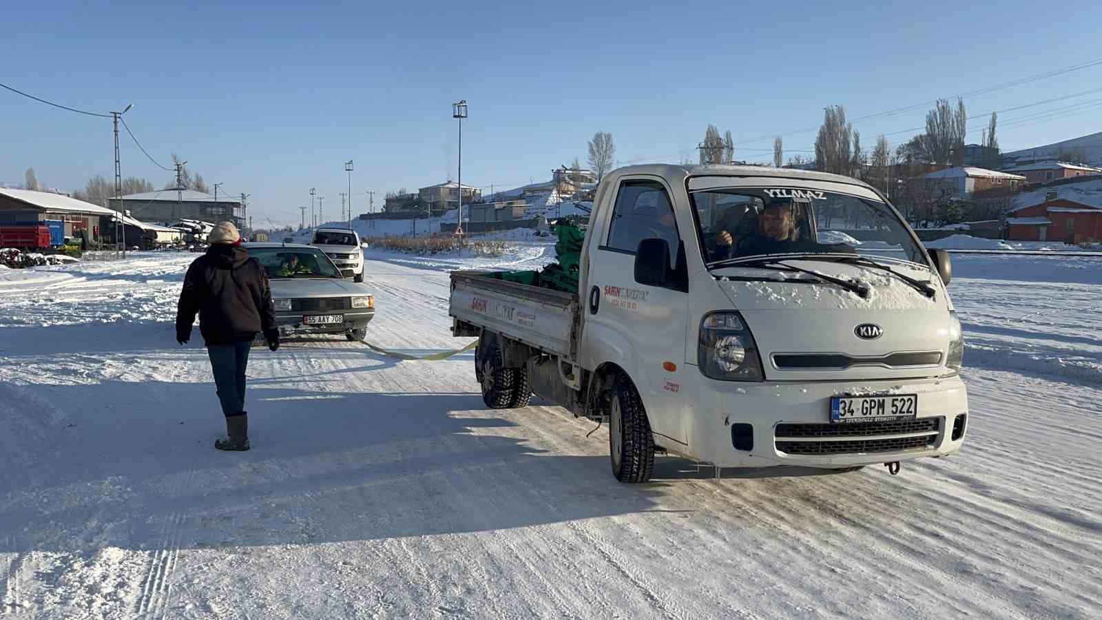 karsta soguktan hareket halinde araclar dondu 0
