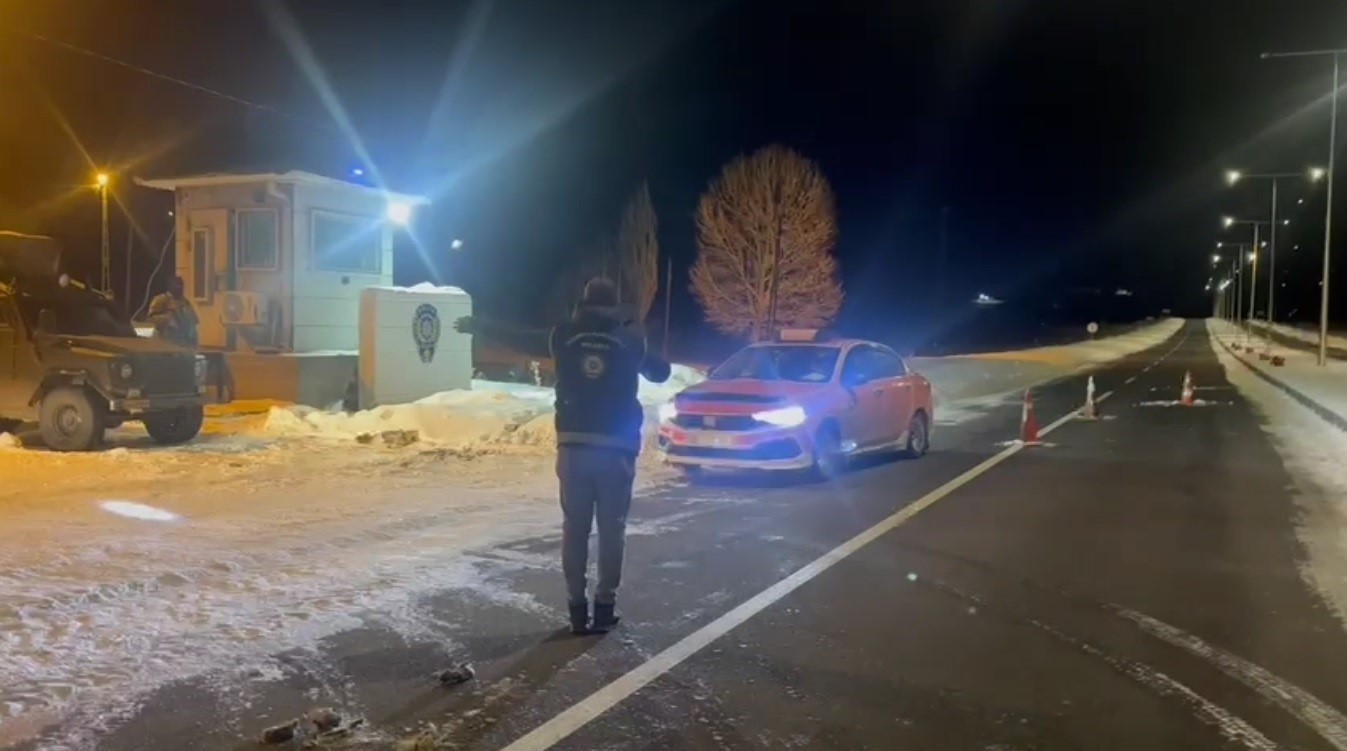 karsta taksi bagajindan duzensiz gocmen cikti 1 vJZkTLAe