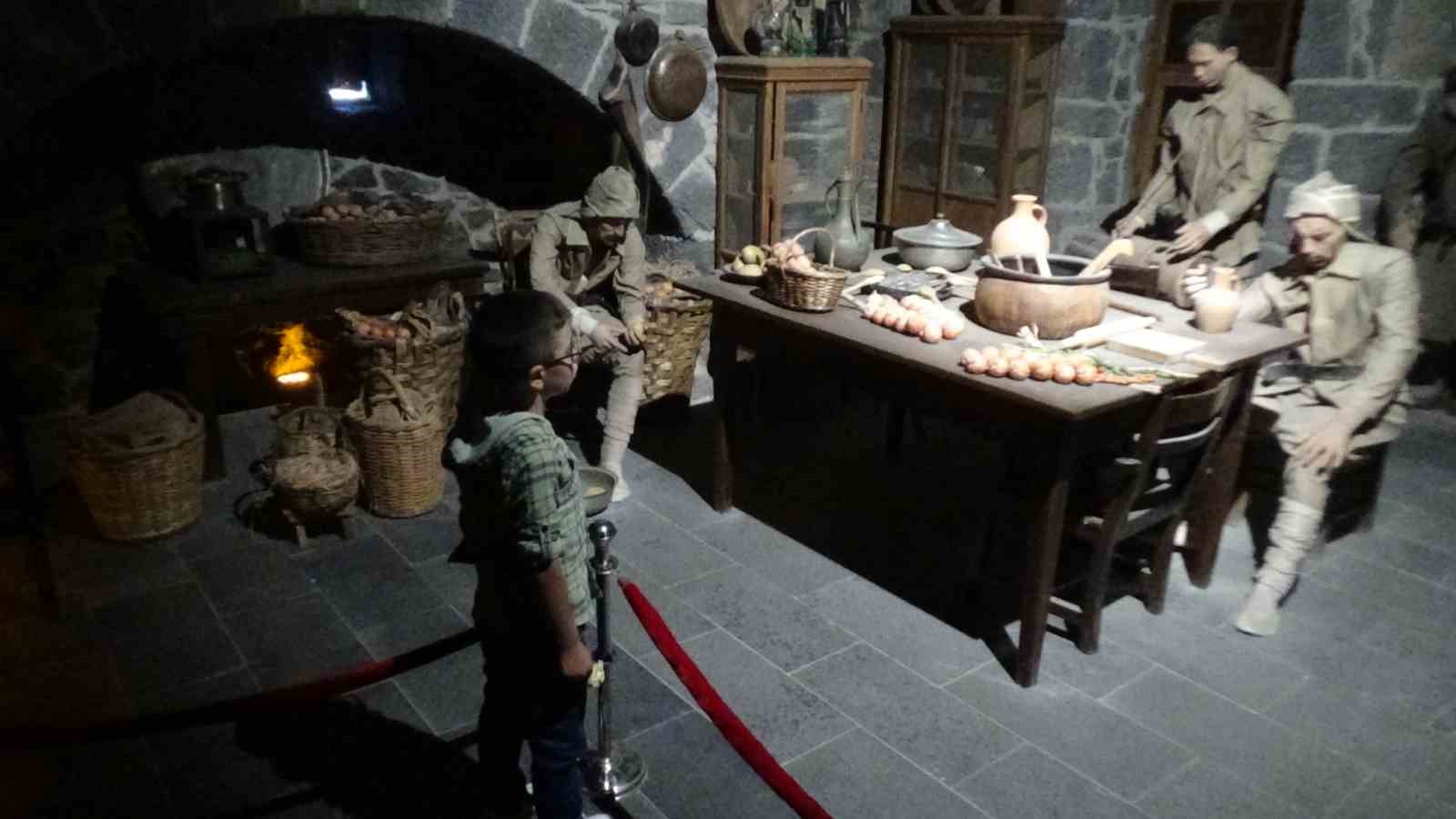 Kars’ta tarihe dokunan müze: Kafkas Cephesi’nin acıları ve kahramanlığı ziyaretçileri derinden etkiliyor 7 karsta tarihe dokunan muze kafkas cephesinin acilari ve kahramanligi ziyaretcileri derinden etkiliyor 3 gV9Vutdc
