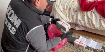 karsta-tefecilik-operasyonu-yatagin-altindan-poset-poset-para-cikti-qQMvUUnn.jpg