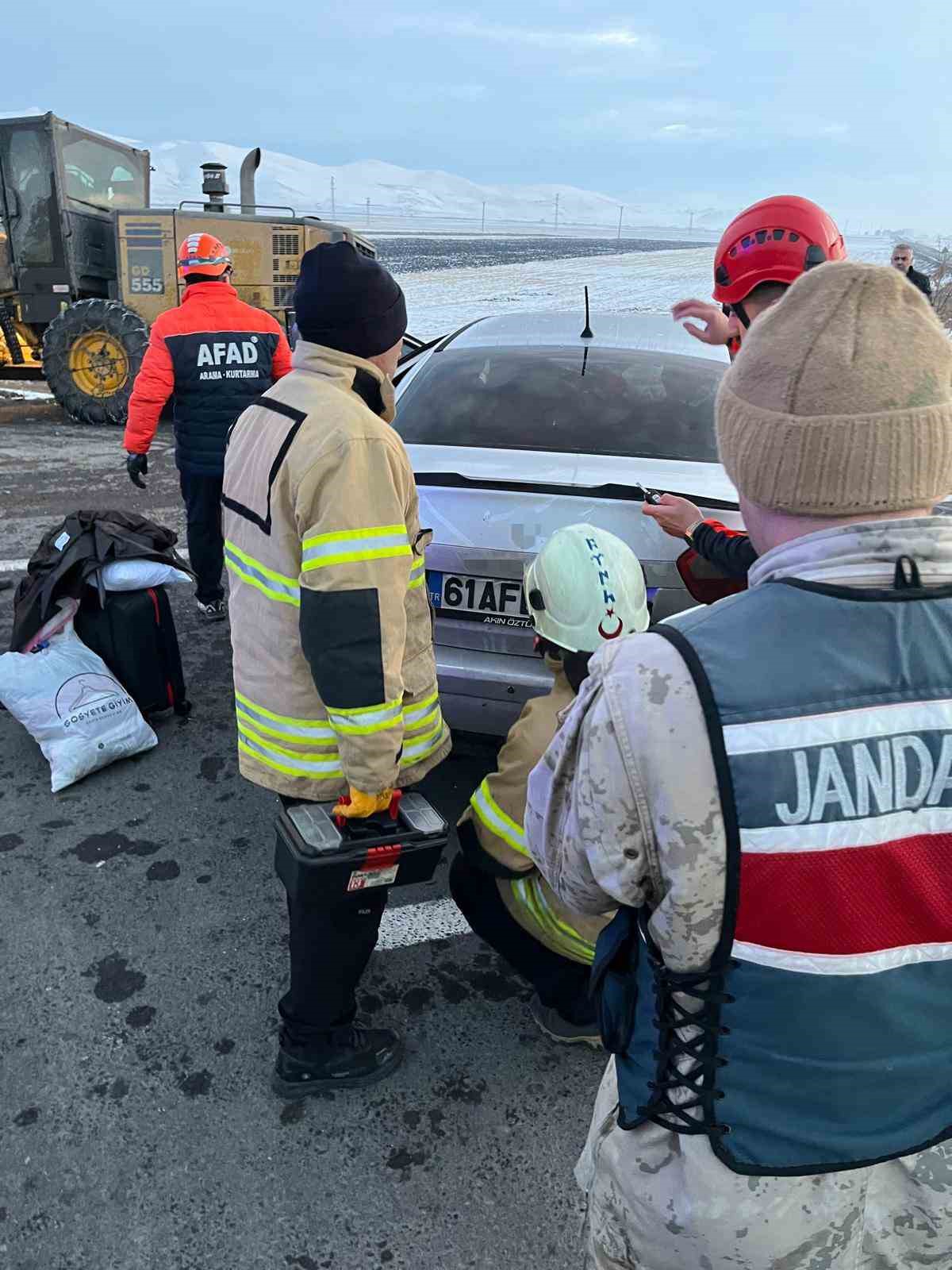 karsta trafik kazasi 3 yarali 7 ZTCjrF2p