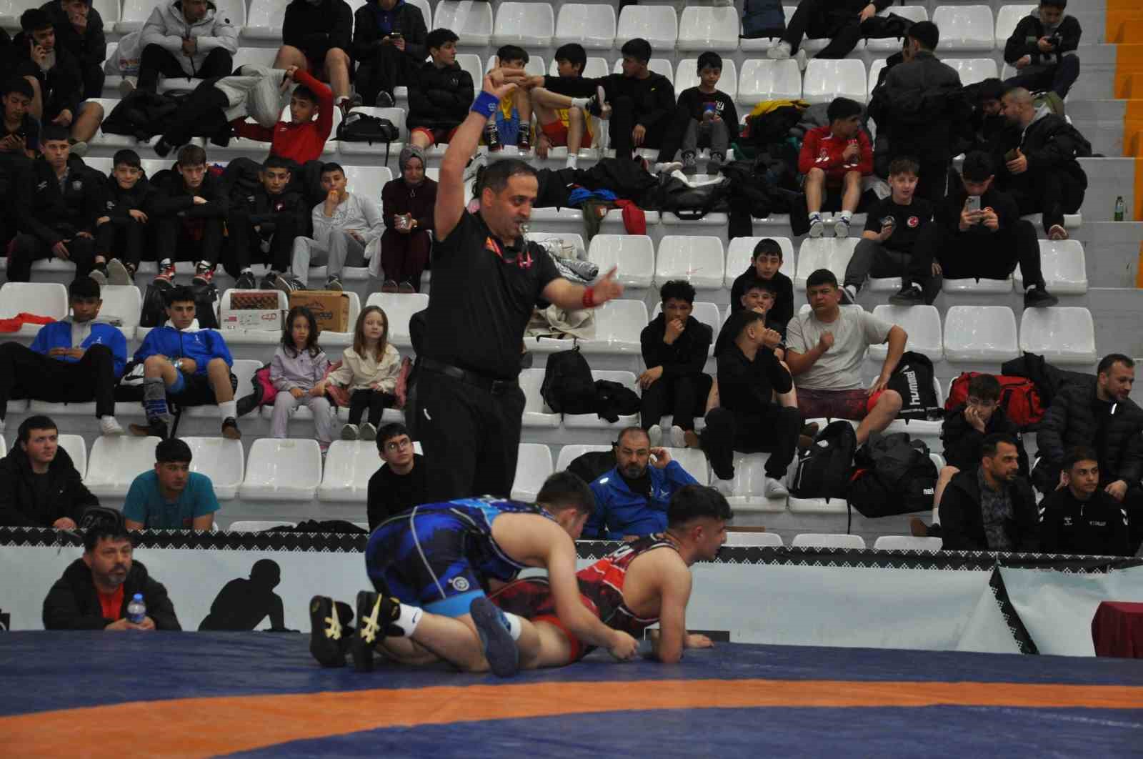 karsta u15 turkiye gures sampiyonasi basladi milli takim yolunda kiran kirana mucadele 1 Jn1qT1nG