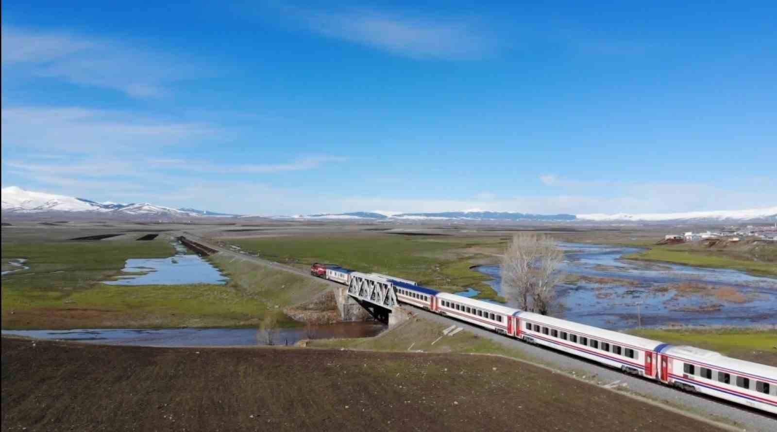 Kars’ta vatandaş rotayı Doğu Ekspresi’ne çevirdi 4 karsta vatandas rotayi dogu ekspresine cevirdi 0 OPAWH7p2