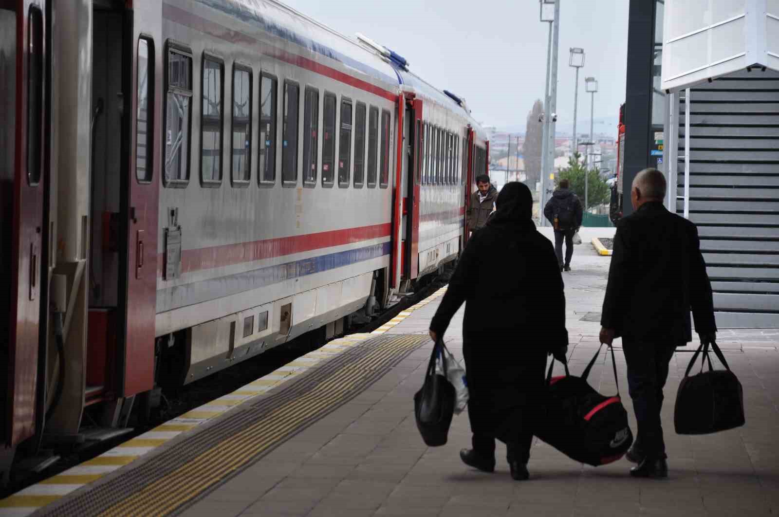 Kars’ta vatandaş rotayı Doğu Ekspresi’ne çevirdi 10 karsta vatandas rotayi dogu ekspresine cevirdi 6 Msg5WVzD