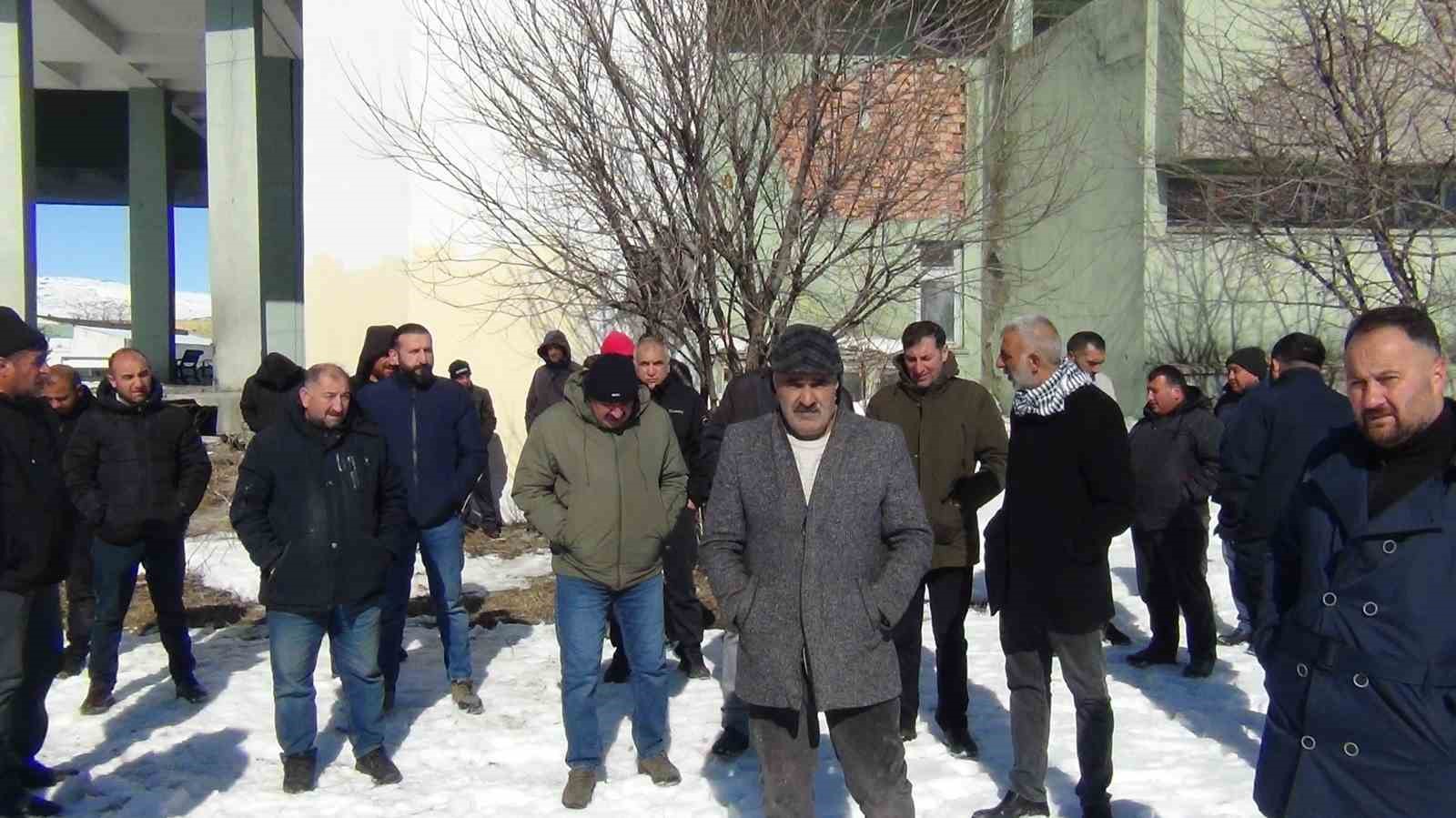 karsta vatandaslarin tas ocagi tepkisi 1 himLMnWW