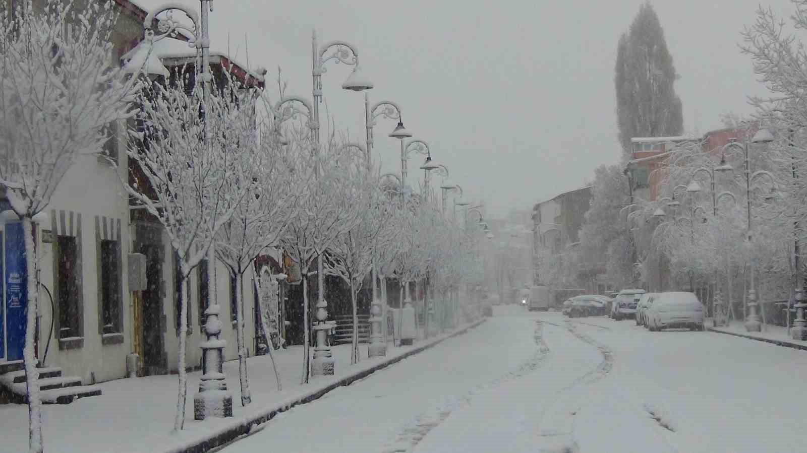 karsta yer gok beyaz kar kalinligi 30 santimi asti 3 jDZZArC5