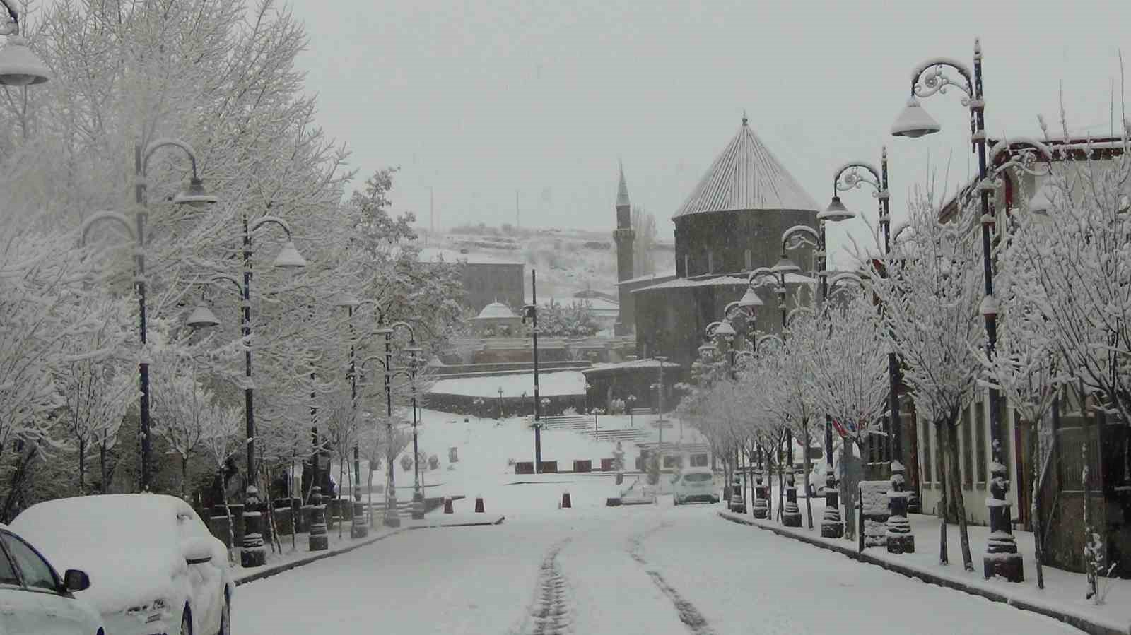 karsta yer gok beyaz kar kalinligi 30 santimi asti 5 7wHXqmZQ