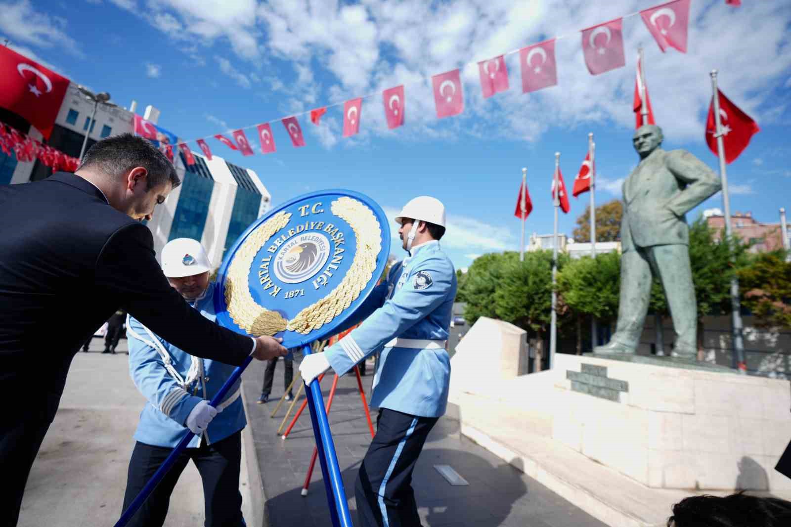 kartalda 29 ekim coskusu ataturk anitinda basladi 0 9CiI7tAJ