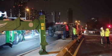 kartalda-ambulans-ile-cip-kafa-kafaya-carpisti-3-yarali-gVsV3AzU.jpg