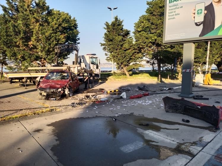 Kartal’da kontrolden çıkan araç takla attı: 1 yaralı 5 kartalda kontrolden cikan arac takla atti 1 yarali 1