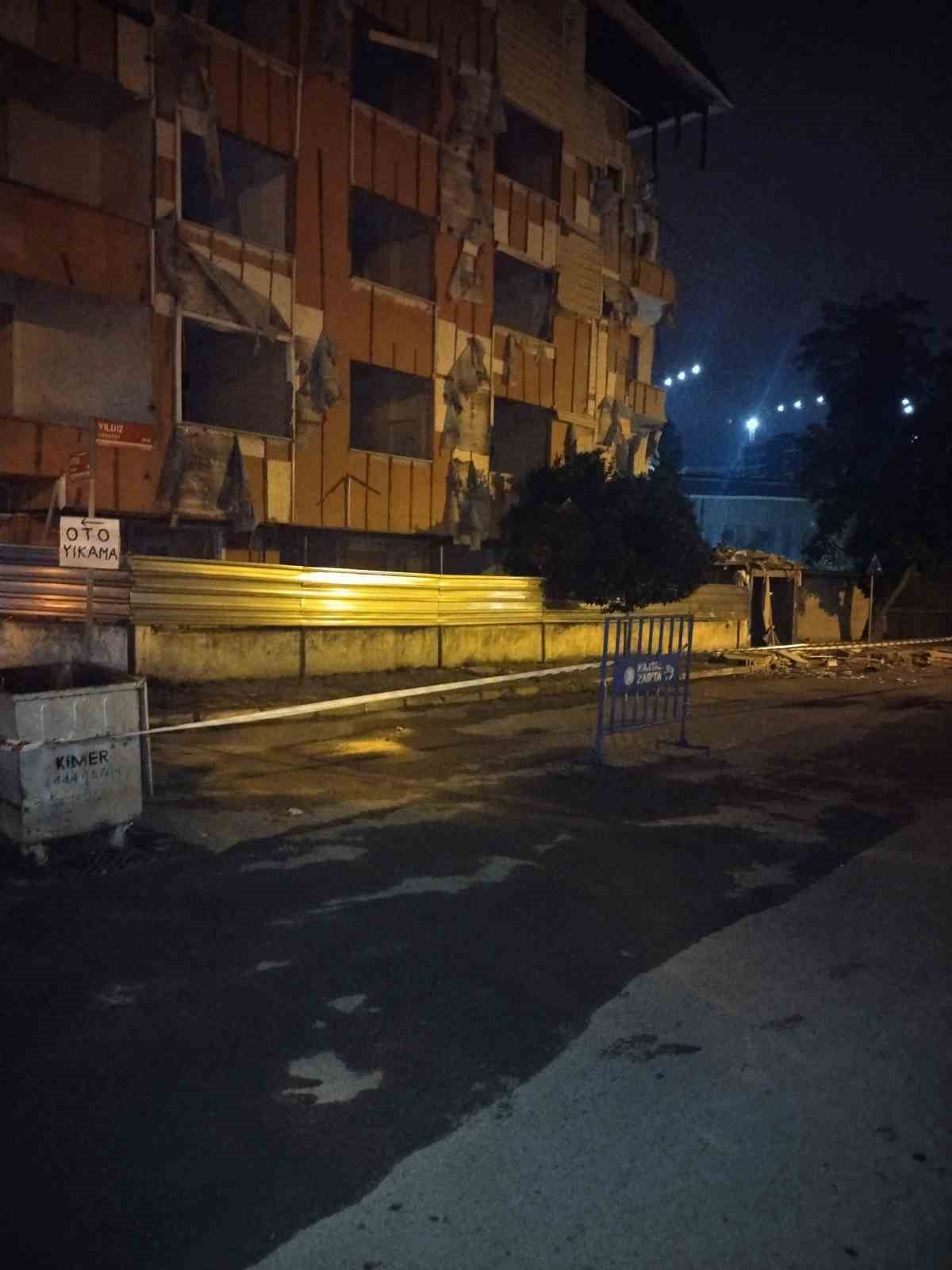 Kartal’da metruk binanın balkonu çöktü 4 kartalda metruk binanin balkonu coktu 0 T4l37n1K