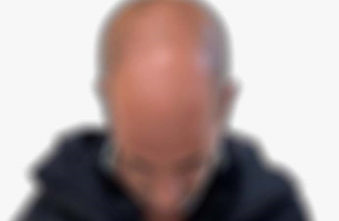 kartalda-pencereden-surunerek-girdigi-is-yerinden-hirsizlik-yapti-BwT7eHy5.jpg