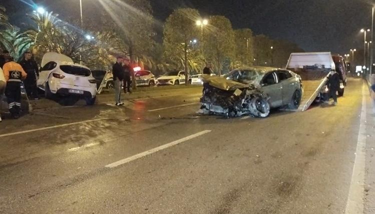 kartalda trafik kazasi 5 yarali 0 dKZH2pu9
