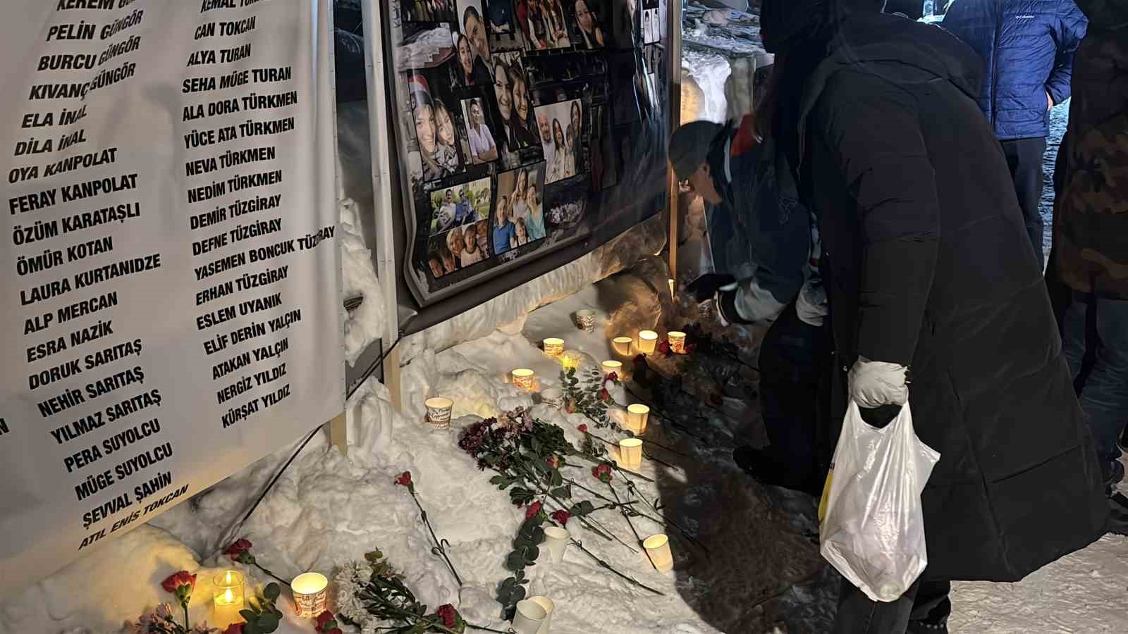 kartalkaya yangin faciasinin birinci yildonumunde acili aileler otel onunde bir araya geldi 8 ieIpzGeJ