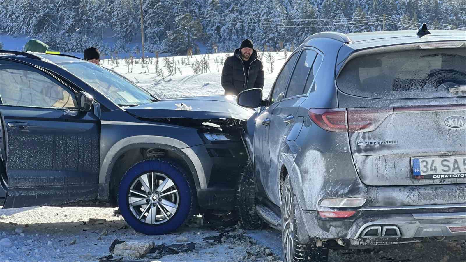 kartalkaya yolunda 2 cip kafa kafaya carpisti 2 jKwJS83I
