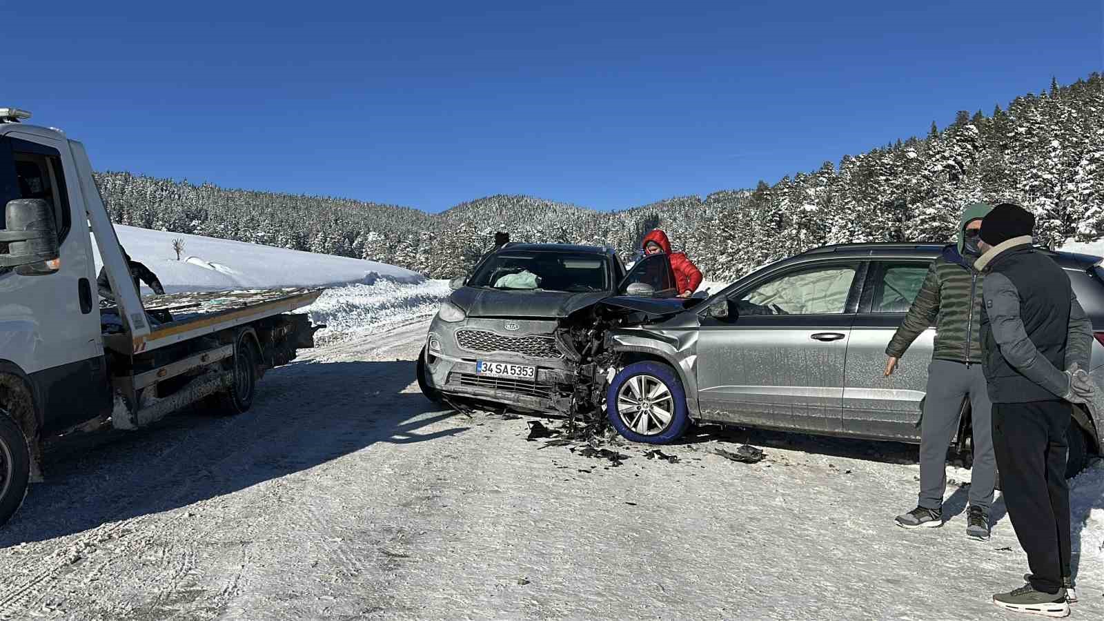 kartalkaya yolunda 2 cip kafa kafaya carpisti 4 gVa2YkLI