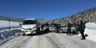 kartalkaya-yolunda-2-cip-kafa-kafaya-carpisti-5qsNOXmp.jpg