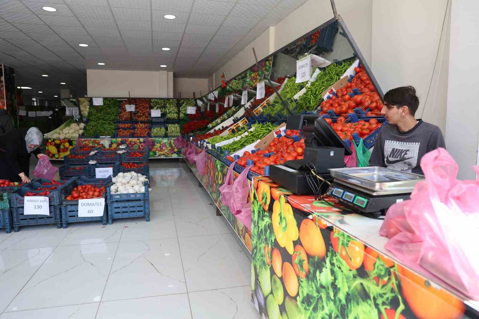 kasada kimse yokken parasini birakan musteriye esnaftan tesekkur 3 ttGP8CQl