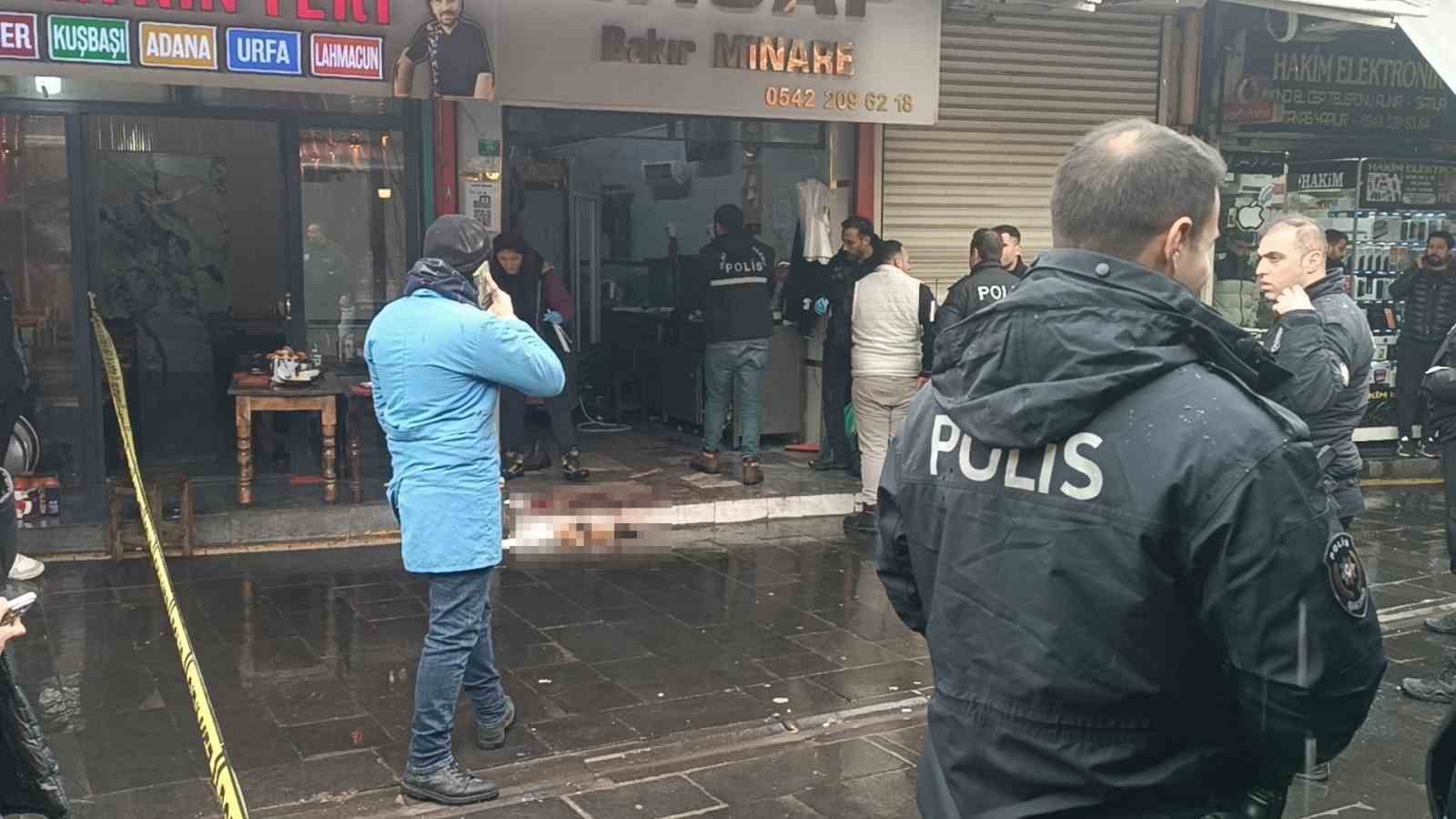 kasap dukkanina silahli saldiri 2 yarali 3 DKgRK7pB