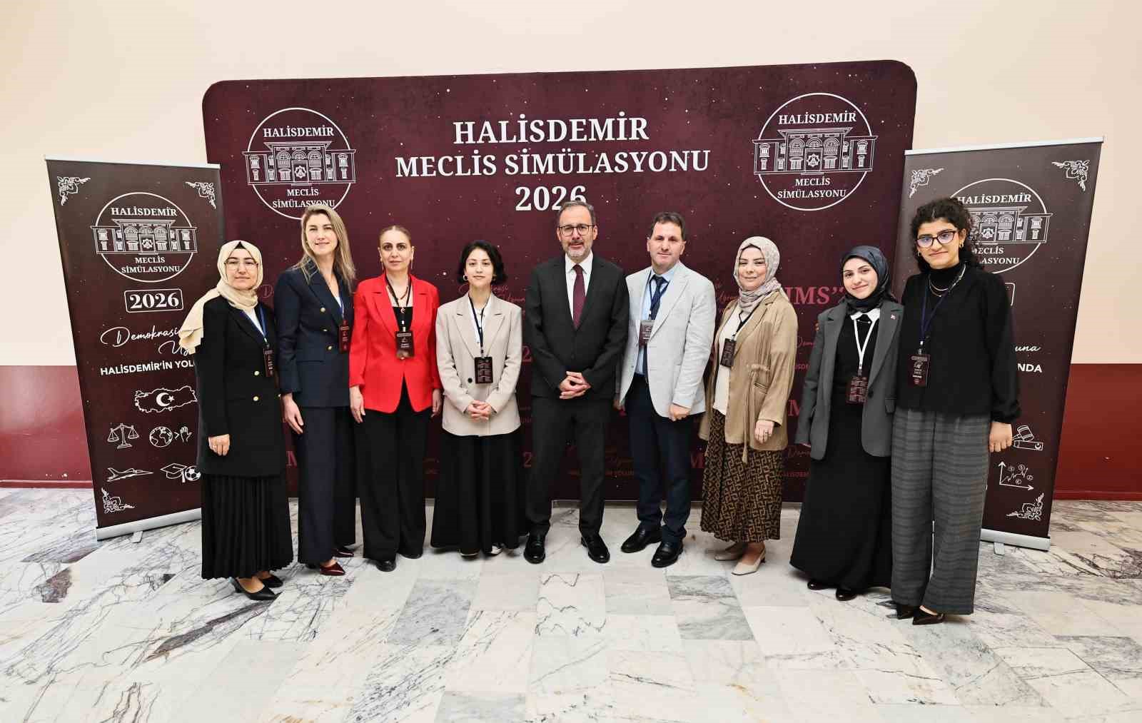 kasapoglu demokrasi fikrin sozun ve dusuncenin agirligina duyulan saygidir 1 SvVk4r81